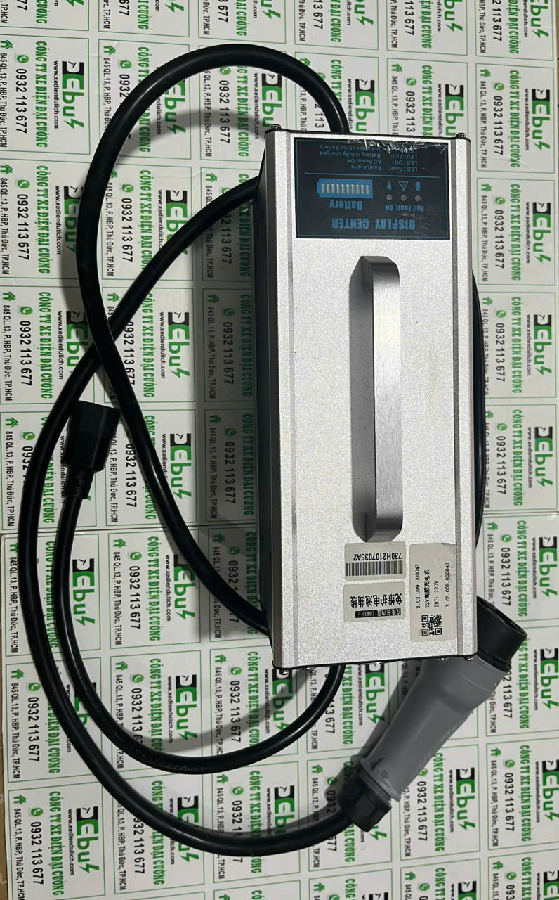 Sạc ô tô điện chở khách du lịch LV TONG 72V 30Ah