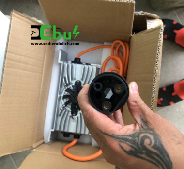 Bộ sạc pin xe điện du lịch LVTONG ,dành cho pin li-ion 20s 84v